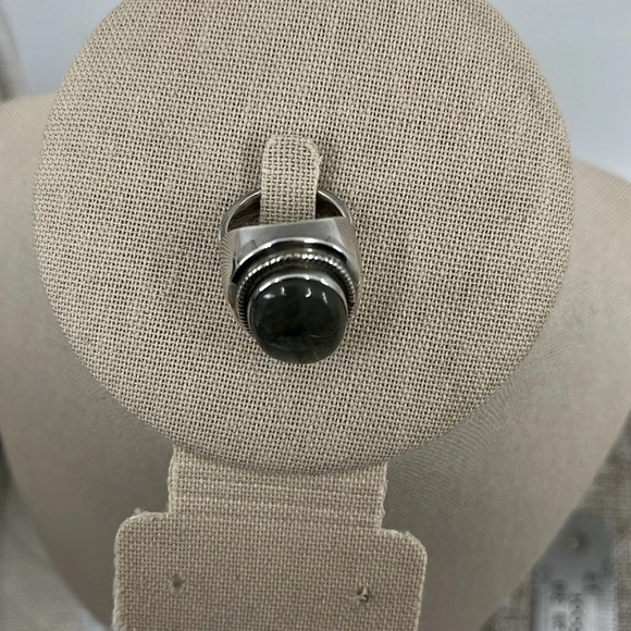 💎 Stunning Labradorite Ring - Blue/Green Flash - Sterling Silver, Size 6 - Picture 9 of 17